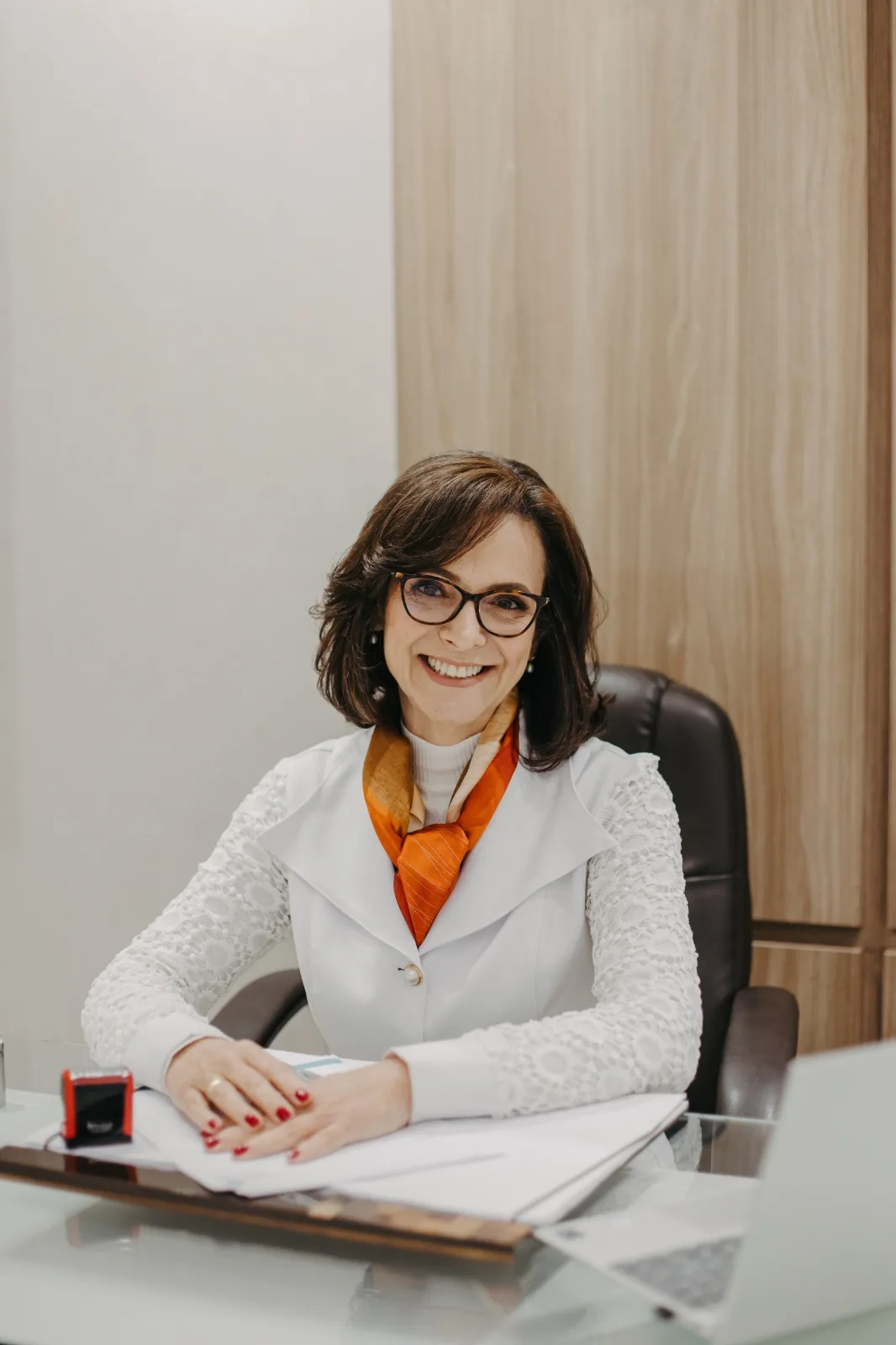 Dra. Marta Burlamaqui em seu consultório